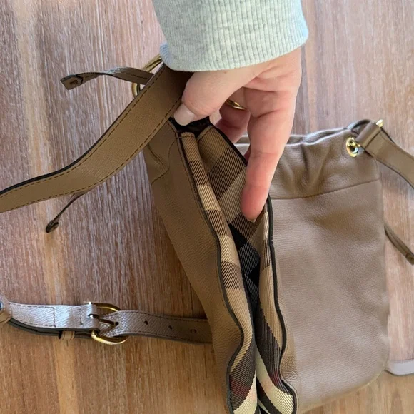 Burberry Tan Leather Crossbody Bag - Picture 9 of 10